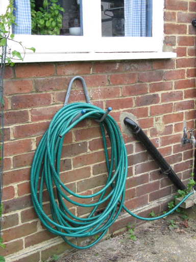 Cast Iron Hose Holder - Harrod Horticultural (UK)