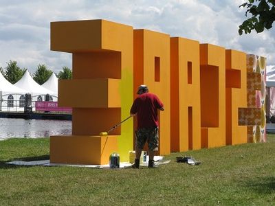 Escape being repainted, Hampton Court Flower Show 2014