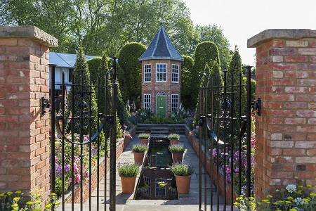 Diarmuid Gavin's Harrods British Eccentrics Garden, RHS Chelsea Flower Show, 2016, Copyright RHS, credit RHS and Sarah Cuttle 